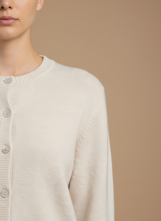 Cardigan girocollo 100% lana vergine