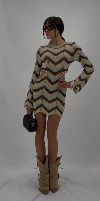 Abito - Abito in maglia zig zag aperto nei fianchi AME8029 - Moro - VEVI